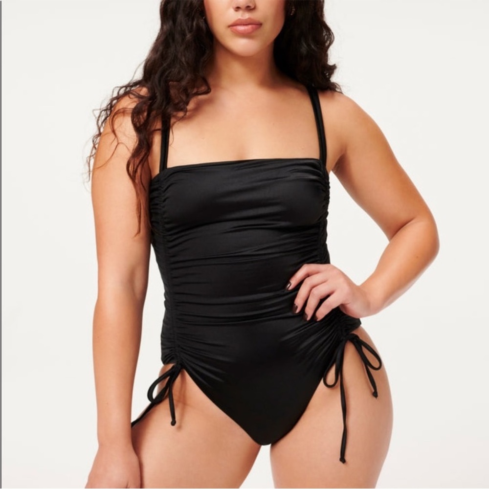 Good American Swimsuit